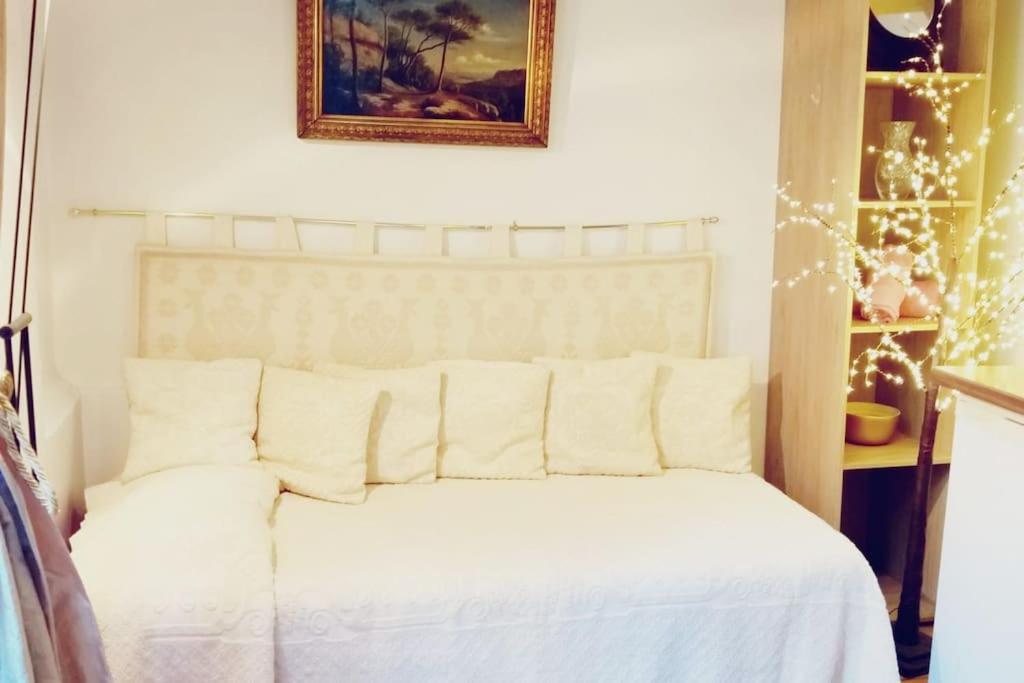 Small Luxurious Room In The Heart Of Saint Germain Paris Exterior photo